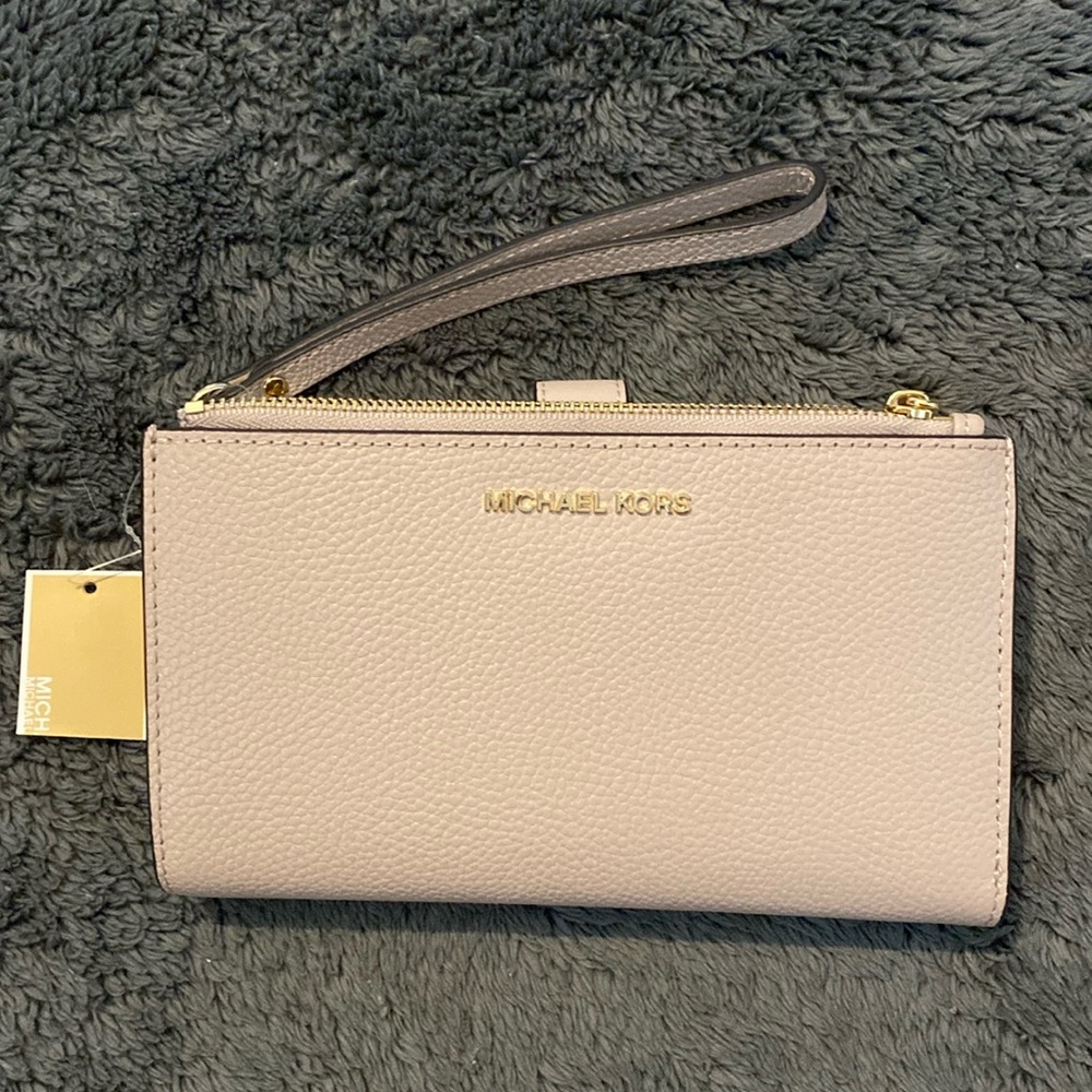 BRAND NEW W/TAGS! Michael Kors Adele Leather Smartphone Wallet - soft pink